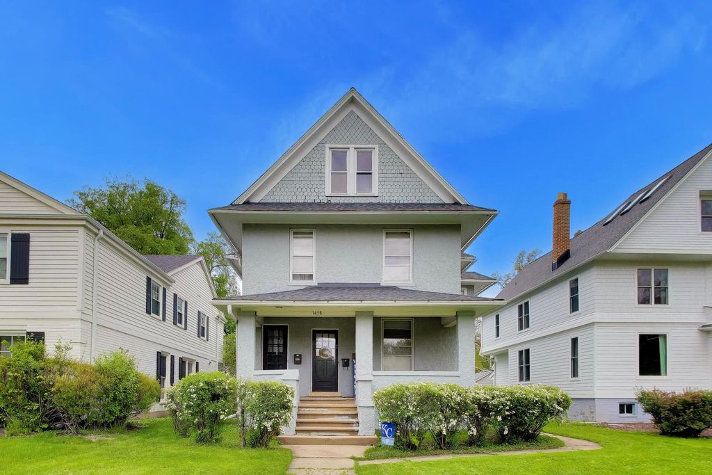 1458 Lake Avenue, Wilmette, IL 60091