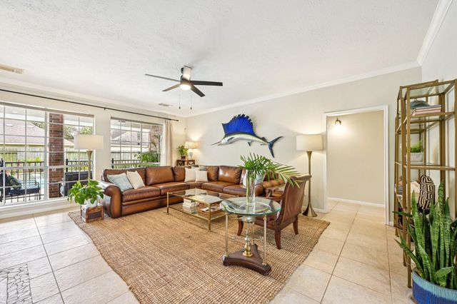 2202 Castle Bay Drive, League City, TX 77573