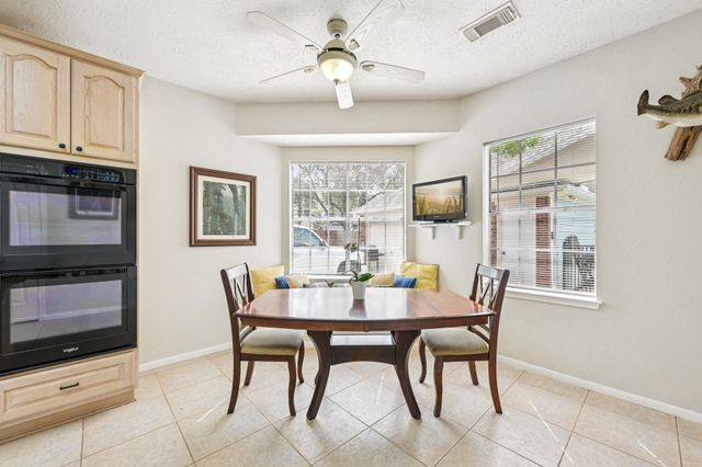 2202 Castle Bay Drive, League City, TX 77573