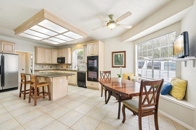 2202 Castle Bay Drive, League City, TX 77573