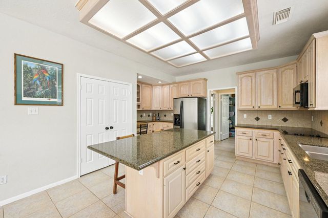 2202 Castle Bay Drive, League City, TX 77573