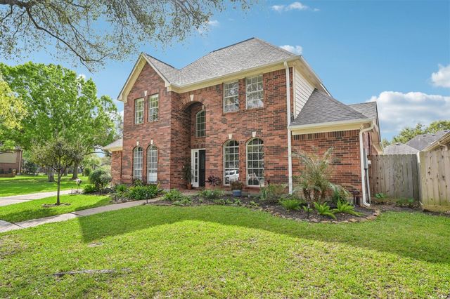 2202 Castle Bay Drive, League City, TX 77573