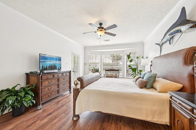 2202 Castle Bay Drive, League City, TX 77573