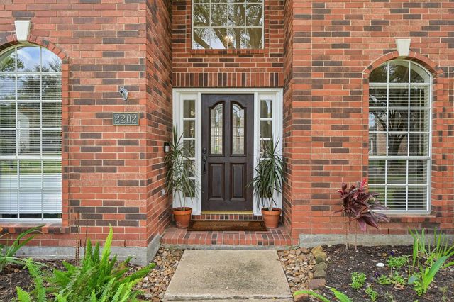 2202 Castle Bay Drive, League City, TX 77573