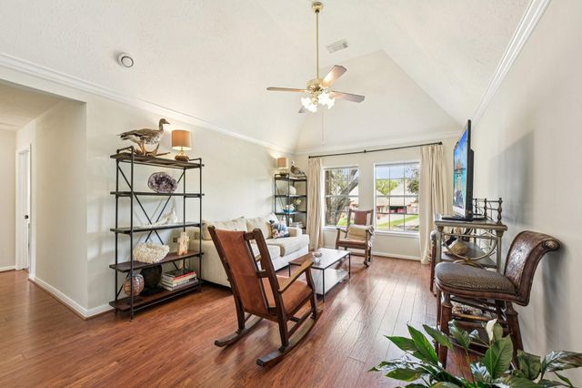 2202 Castle Bay Drive, League City, TX 77573