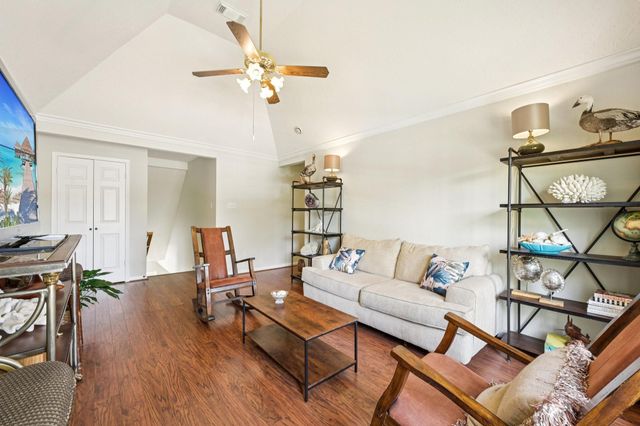 2202 Castle Bay Drive, League City, TX 77573