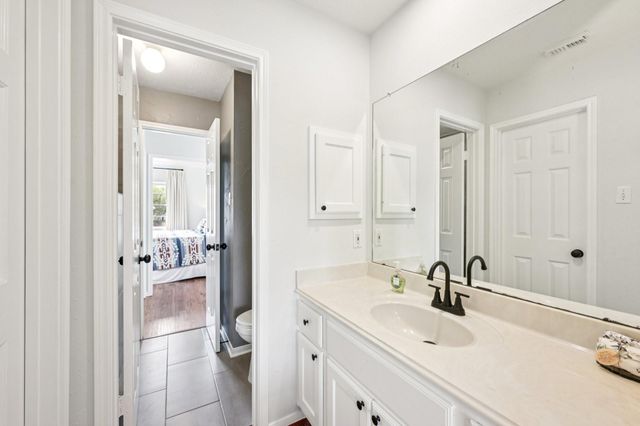 2202 Castle Bay Drive, League City, TX 77573