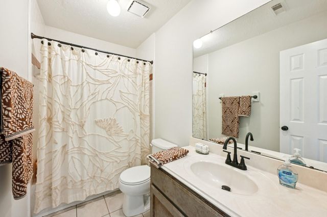 2202 Castle Bay Drive, League City, TX 77573