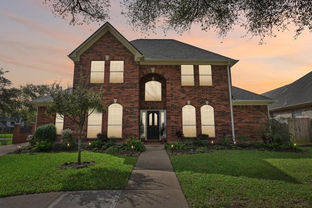 2202 Castle Bay Drive, League City, TX 77573