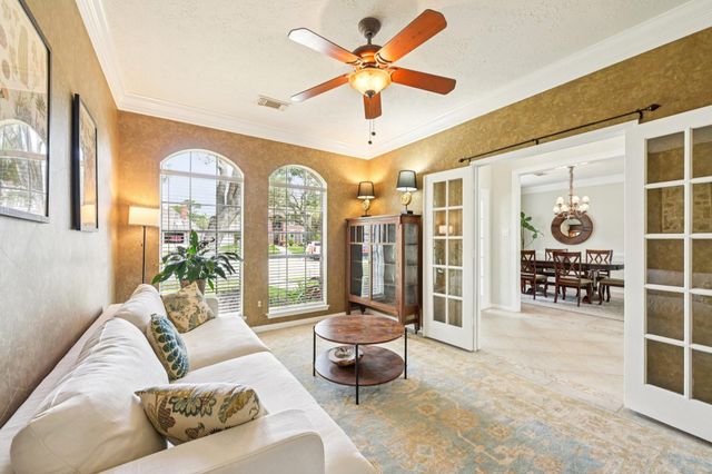 2202 Castle Bay Drive, League City, TX 77573