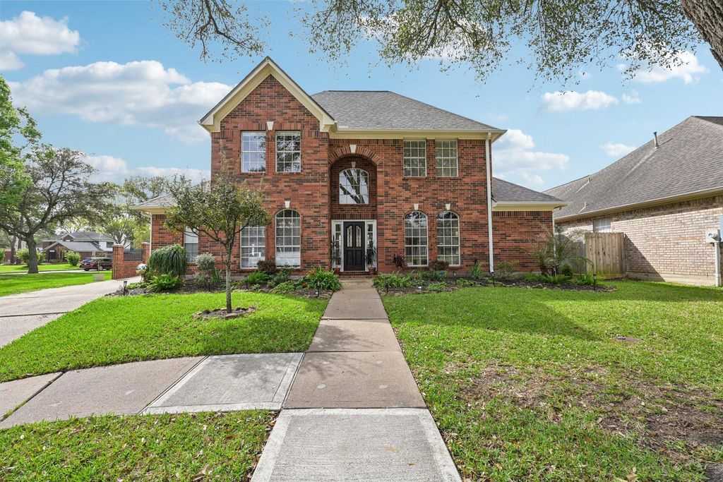2202 Castle Bay Drive, League City, TX 77573