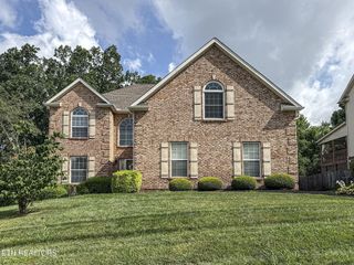 9525 Grassy Meadow Blvd, Knoxville, TN 37931