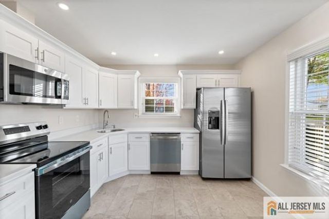 18 Benjamin Franklin Drive, Monroe, NJ 08831