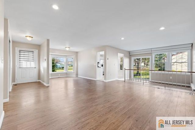 18 Benjamin Franklin Drive, Monroe, NJ 08831