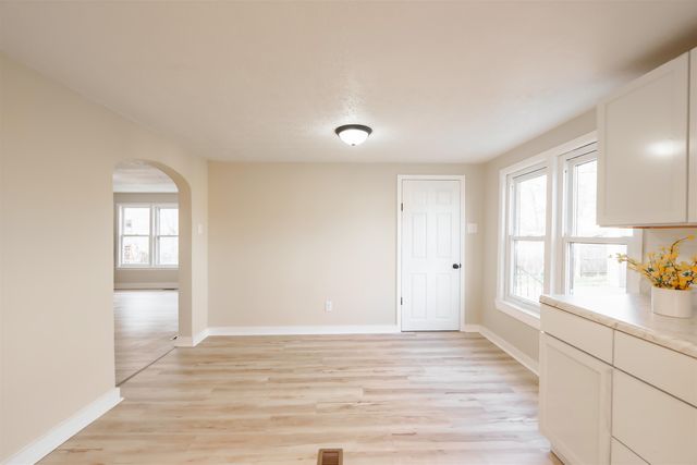 663 S 2nd St, Salina, KS 67401