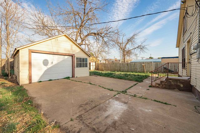 663 S 2nd St, Salina, KS 67401