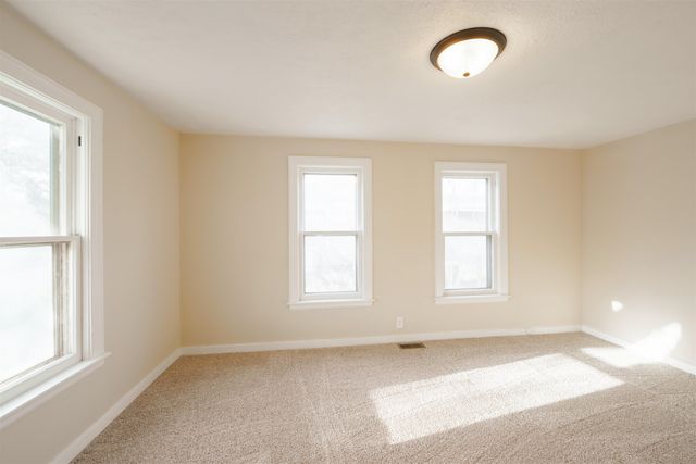 663 S 2nd St, Salina, KS 67401