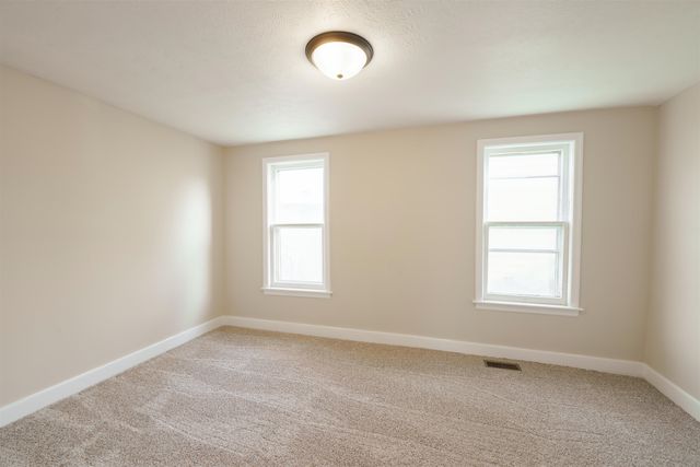 663 S 2nd St, Salina, KS 67401