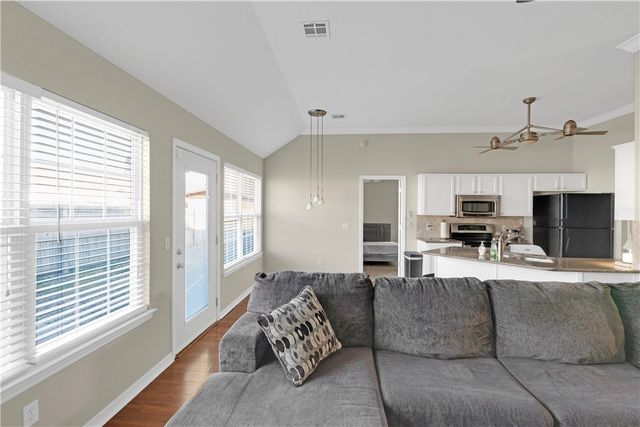 808 Emerald Street, Lowell, AR 72745