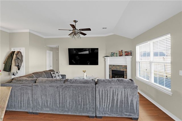 808 Emerald Street, Lowell, AR 72745