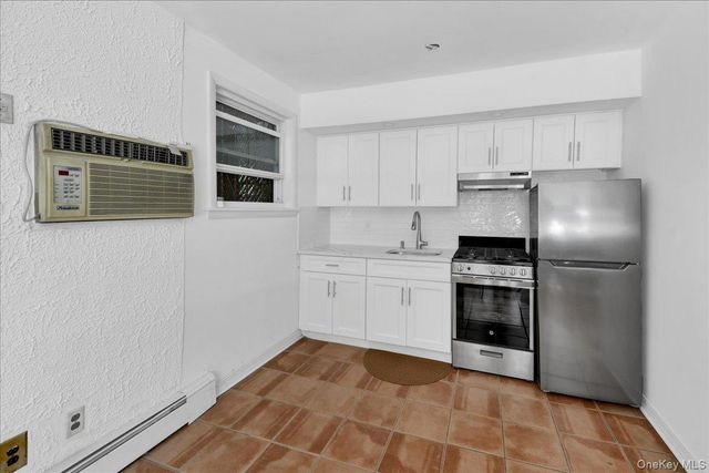 2521 Hollers Avenue, Bronx, NY 10475