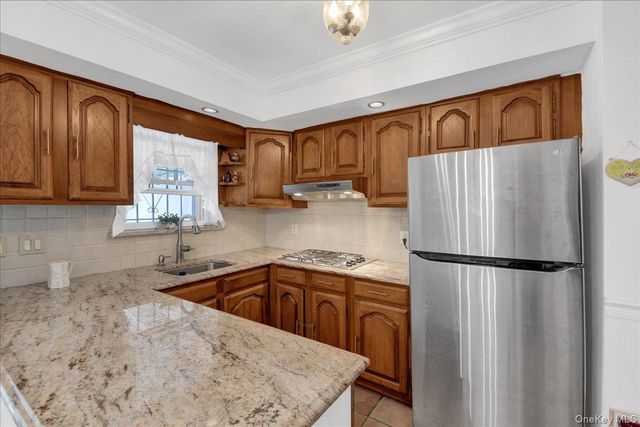 2521 Hollers Avenue, Bronx, NY 10475