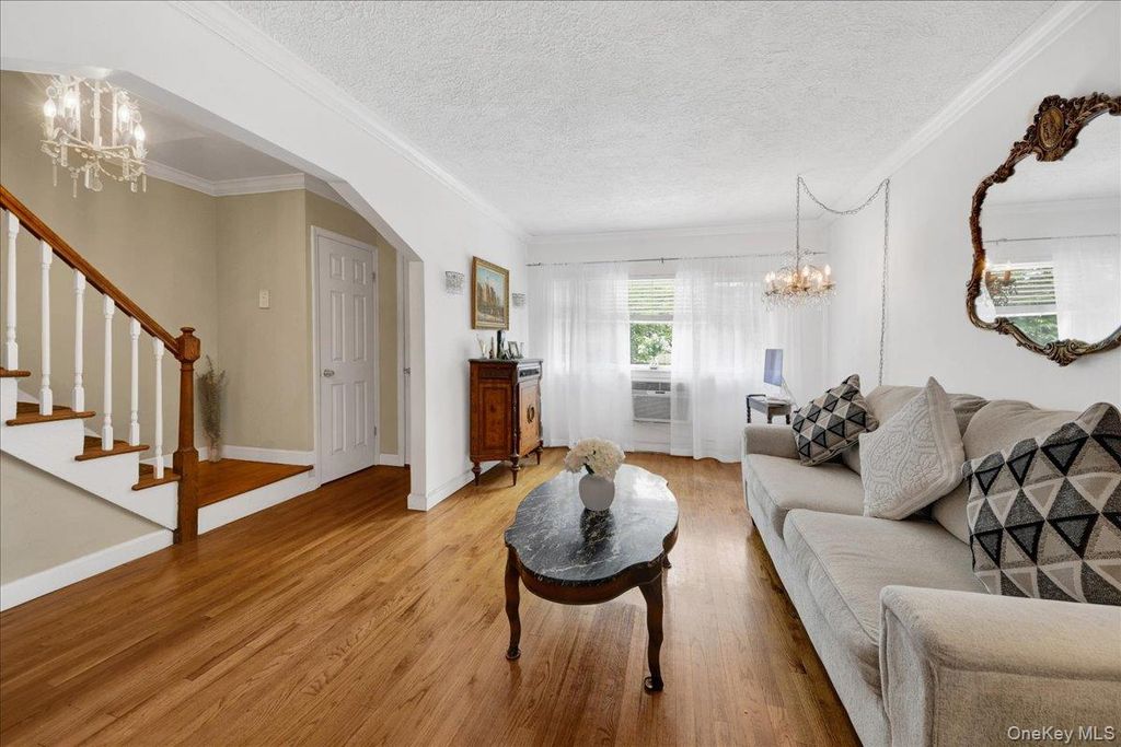 2521 Hollers Avenue, Bronx, NY 10475 — photo 4