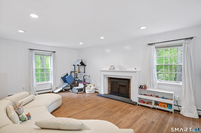 189 Fishing Trail, Stamford, CT 06903