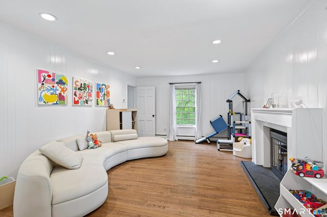 189 Fishing Trail, Stamford, CT 06903