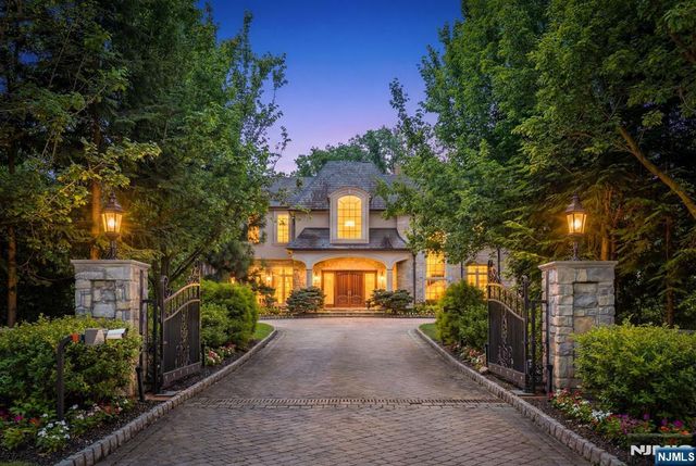 11 Elden Drive, Saddle River, NJ 07458