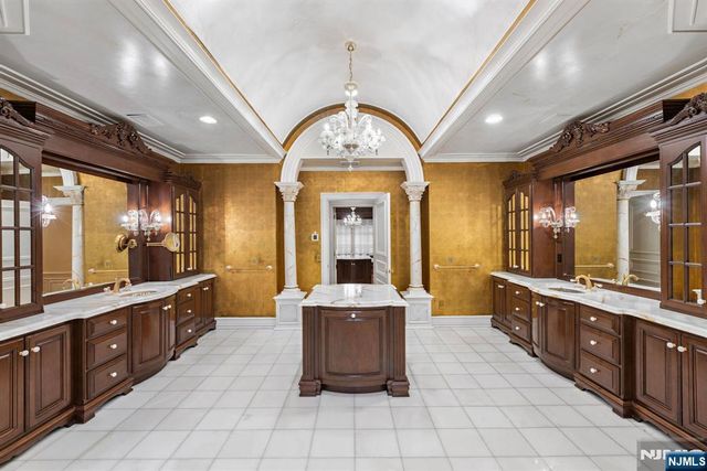 11 Elden Drive, Saddle River, NJ 07458