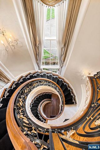 11 Elden Drive, Saddle River, NJ 07458