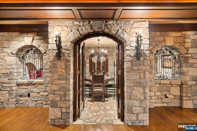 11 Elden Drive, Saddle River, NJ 07458