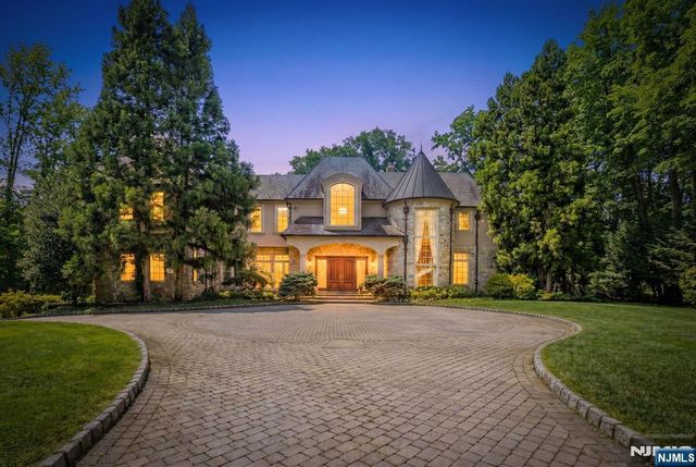 11 Elden Drive, Saddle River, NJ 07458