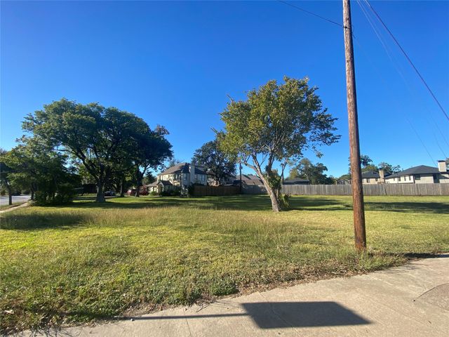 7552 Main Street, Houston, TX 77030