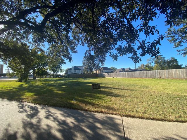 7552 Main Street, Houston, TX 77030