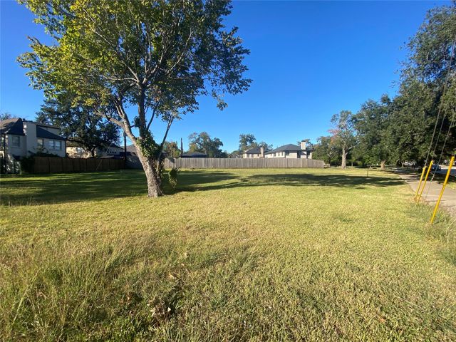 7552 Main Street, Houston, TX 77030
