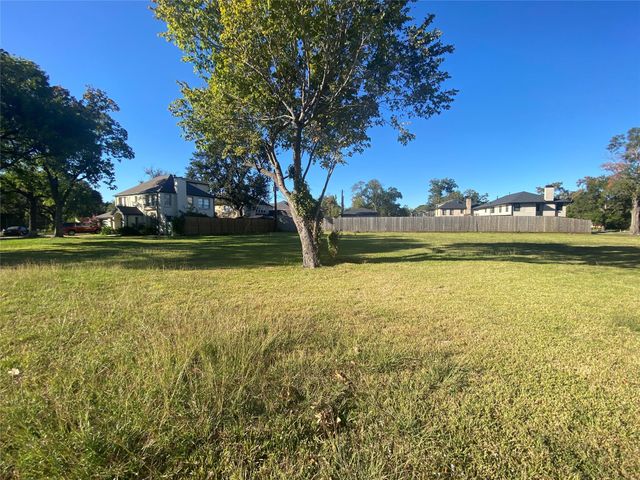 7552 Main Street, Houston, TX 77030