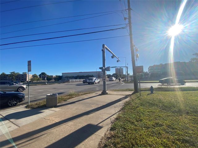 7552 Main Street, Houston, TX 77030