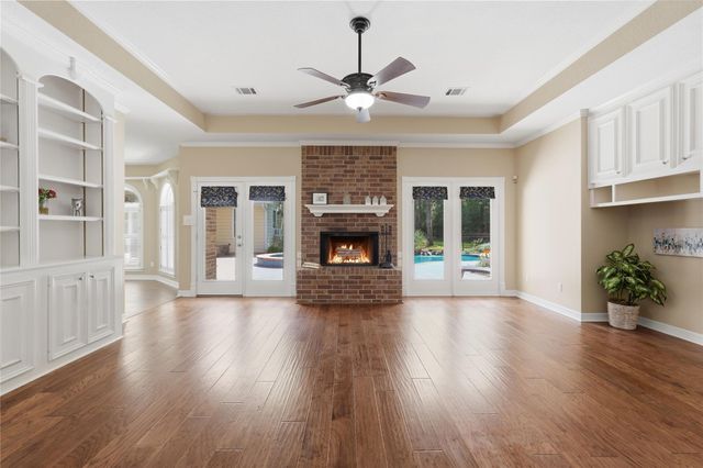 8911 Sendera Drive, Magnolia, TX 77354