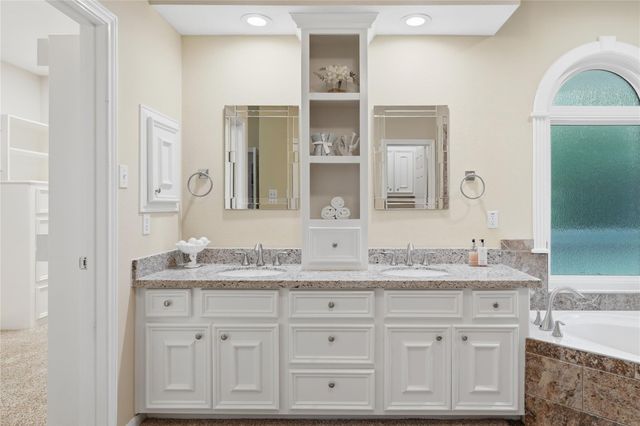 8911 Sendera Drive, Magnolia, TX 77354