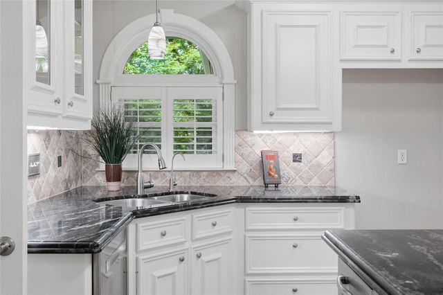 8911 Sendera Drive, Magnolia, TX 77354