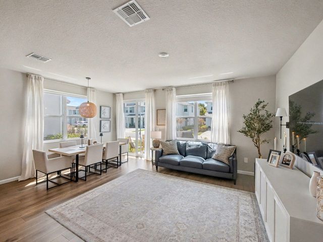 5747 SE Edgewater Circle, Stuart, FL 34997