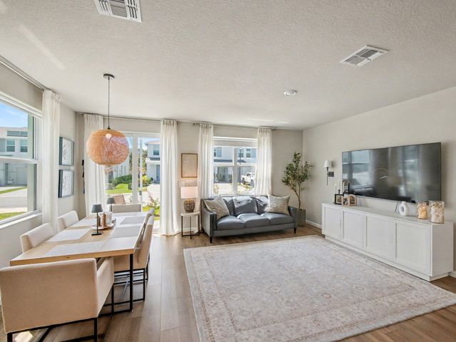 5747 SE Edgewater Circle, Stuart, FL 34997