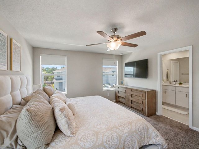 5747 SE Edgewater Circle, Stuart, FL 34997