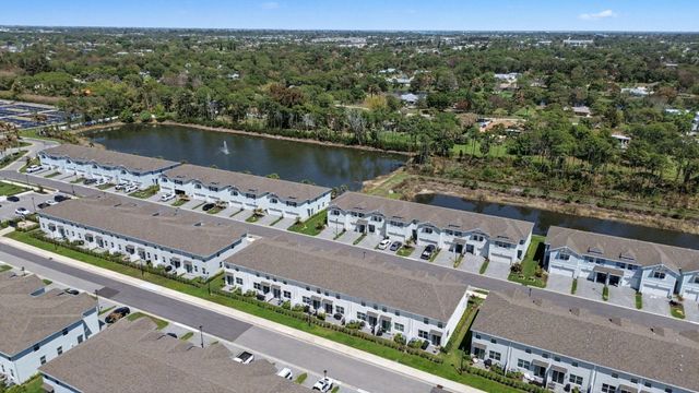 5747 SE Edgewater Circle, Stuart, FL 34997