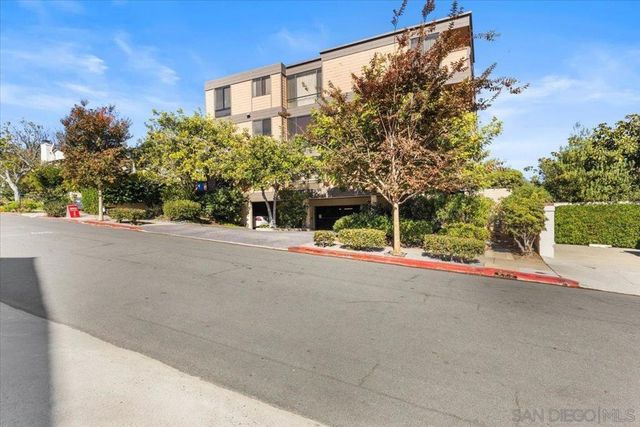 2928 Lawrence, San Diego, CA 92106