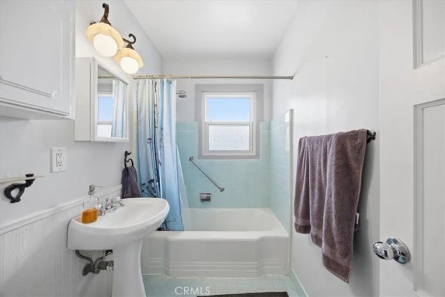 2724 Barry Avenue, Los Angeles, CA 90064