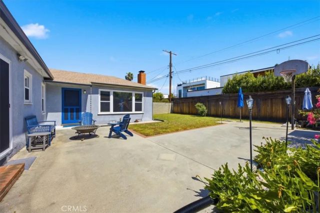 2724 Barry Avenue, Los Angeles, CA 90064