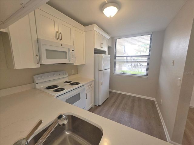 2049 SKIMMER COURT W 311, Clearwater, FL 33762